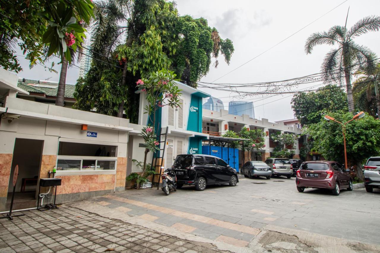 De 80's Genteng Ijo Jakarta Buitenkant foto